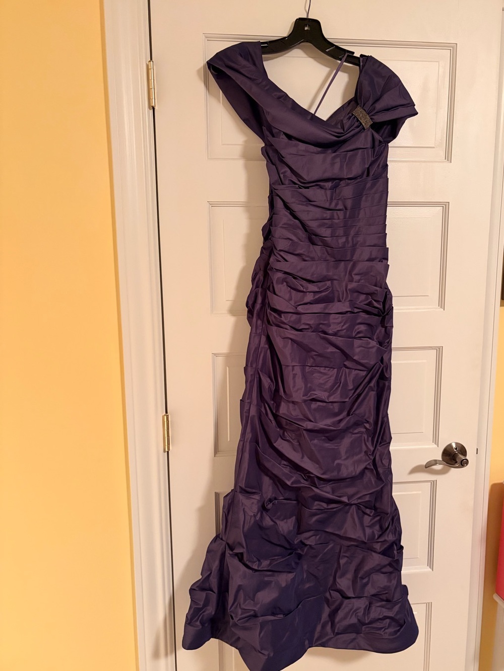 Rickie Freeman for Terri Jon 
Elegant Purple One-Shoulder Ruched Evening Gown